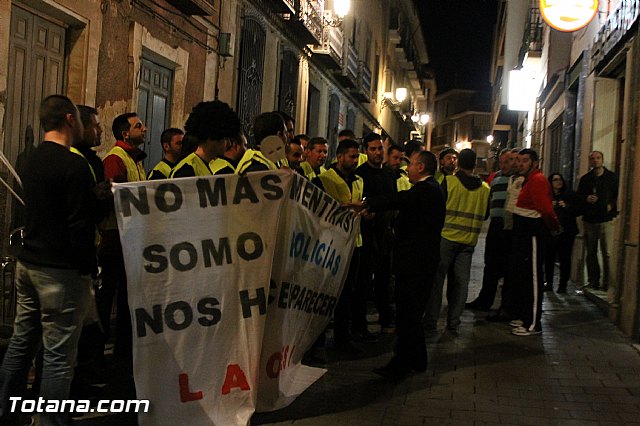 Manifestación de la Policía Local frente al Consejero de Presidencia y autoridades municipales (Miércoles Santo) - 29 Manifestación de la Policía Local frente al Consejero de Presidencia y autoridades municipales (Miércoles Santo) - 29